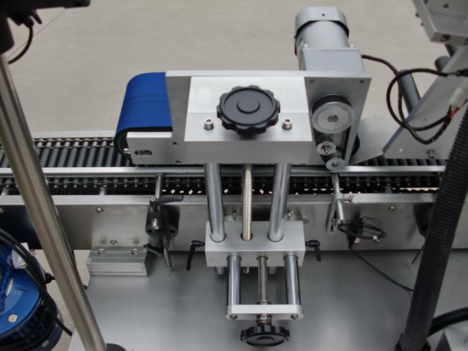 מהירות גבוהה פחיות עגולות קטנות תווית מכונת דבק, עין בקבוק שחור תווית מדבקת מכונת עבור קוסמטיקה