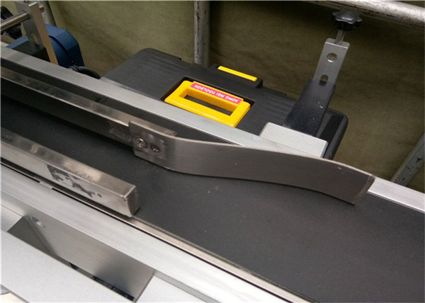 מכונת תיוג עליונה של CE למשקאות / משקאות / כימיקלים יומיים / רפואה