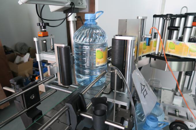 מכונת תיוג מדבקות בקבוקים עגולות למי שתייה 5L, מכונות דבק תוויות דבקות עצמיות