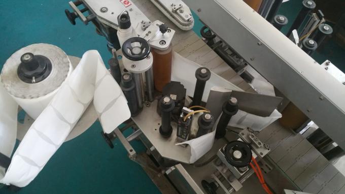 25 ק"ג צנצנת מכונת מוליך בקבוקים מרובעת, מכונת תיוג עם בקבוקי האכלה מהירות יציבה