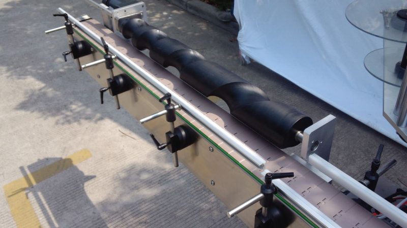 סין אריזת מכונת תיוג בקבוקים עבור מחיר מפעל אוטומטי משומש הספק דבק עצמי