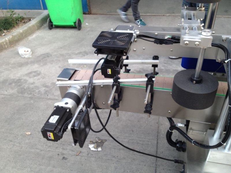 סין מכונת מוליך תוויות דבק להמיסה קרה / רטובה עבור ספק כוח ספק בקבוק 50HZ 380V