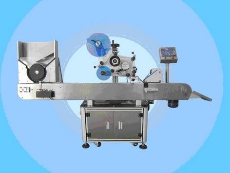 סין מכונת תיוג בקבוקונים אוטומטית מכונת מדבקת תוויות לק לקוסמטיקה ספק