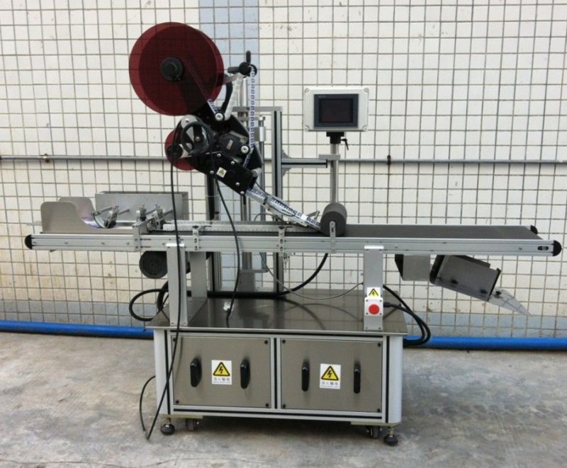 מכונת תיוג עליונה בסין למסכה / שקיות קרטון / שקיות נייר, ספק מוליך תווי משטח שטוח