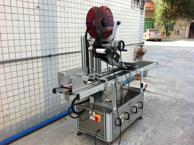 מכונת תיוג עליונה של כונן חשמלי בסין, ספק מכונת תיוג מדבקות דבקות עצמיות